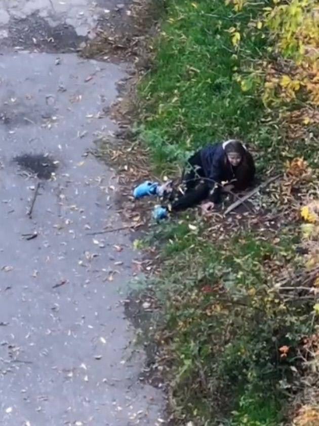 Injured woman with gunshot wounds rescued by civilian during russian attack in Pokrovsk